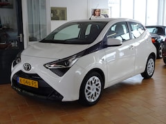 Toyota Aygo - 1.0 VVT-i x-play Airco, achteruitrij camera, elektrische ramen, centrale vergrendeling, Ap
