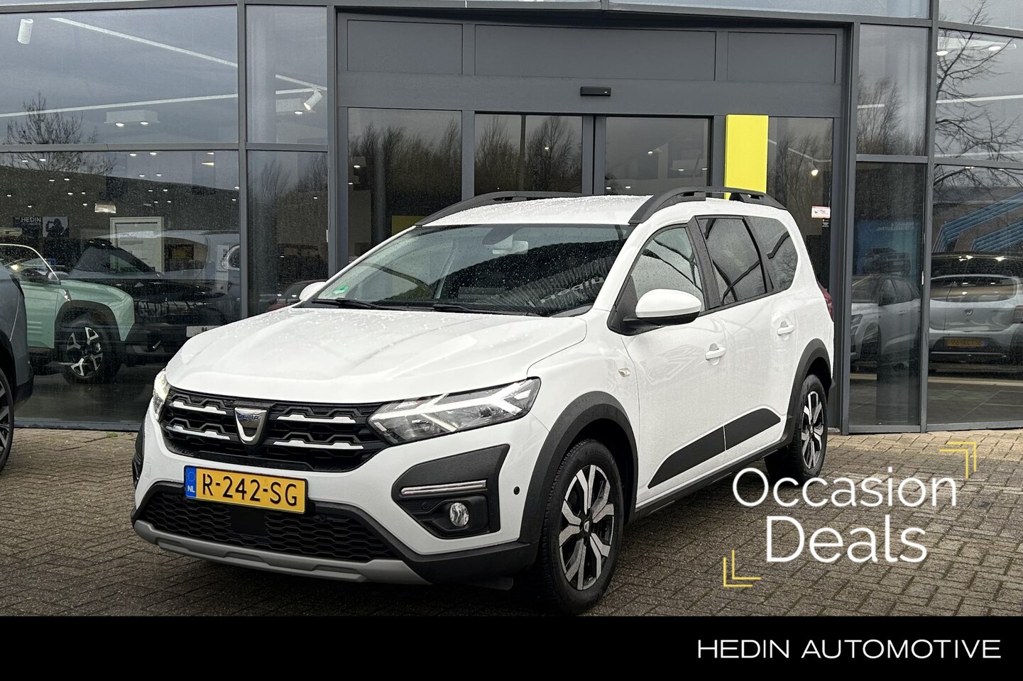 Dacia Jogger - 1.0 TCe Comfort 5p. | Achteruitrijcamera | Trekhaak | Navigatie | Privacy Glass | - AutoWereld.nl