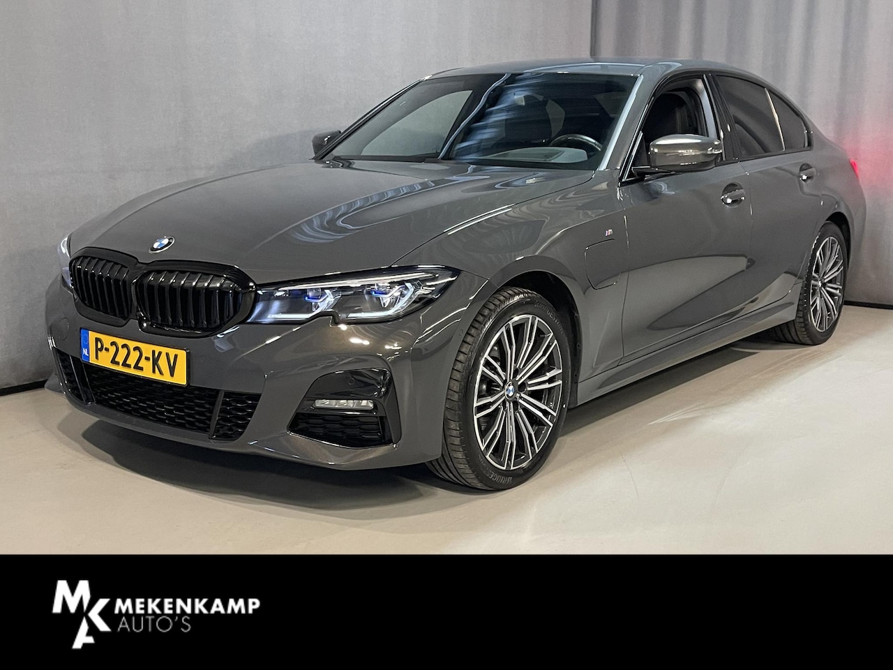 BMW 3-serie - 320e High Executive 18"/Leder/Laser LED/Stuur + stoelverwarming/Dodehoek/Elektrische klep/ - AutoWereld.nl