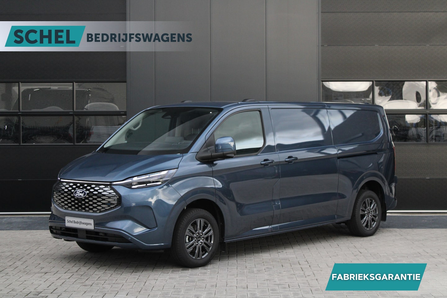 Ford Transit Custom - E-Transit 340 L2H1 Limited 65 kWh 218pk - 2x Schuif - LED - 360 Camera - B&O - ACC - Navi - AutoWereld.nl