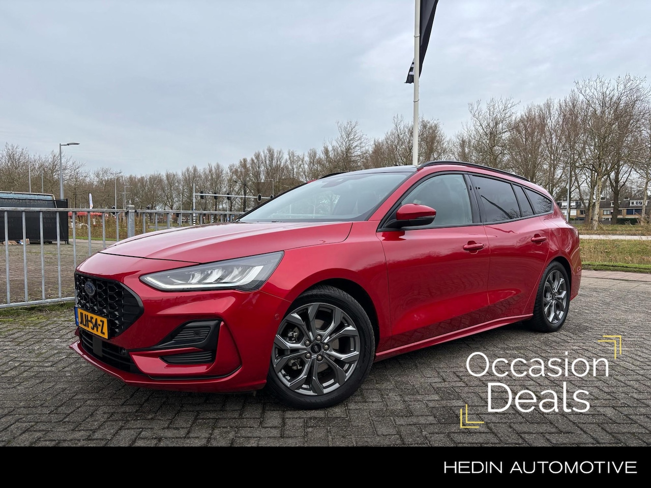 Ford Focus Wagon - 1.0 EcoBoost 155PK Hybrid ST Line X Automaat | Panorama dak | Afn. trekhaak - AutoWereld.nl