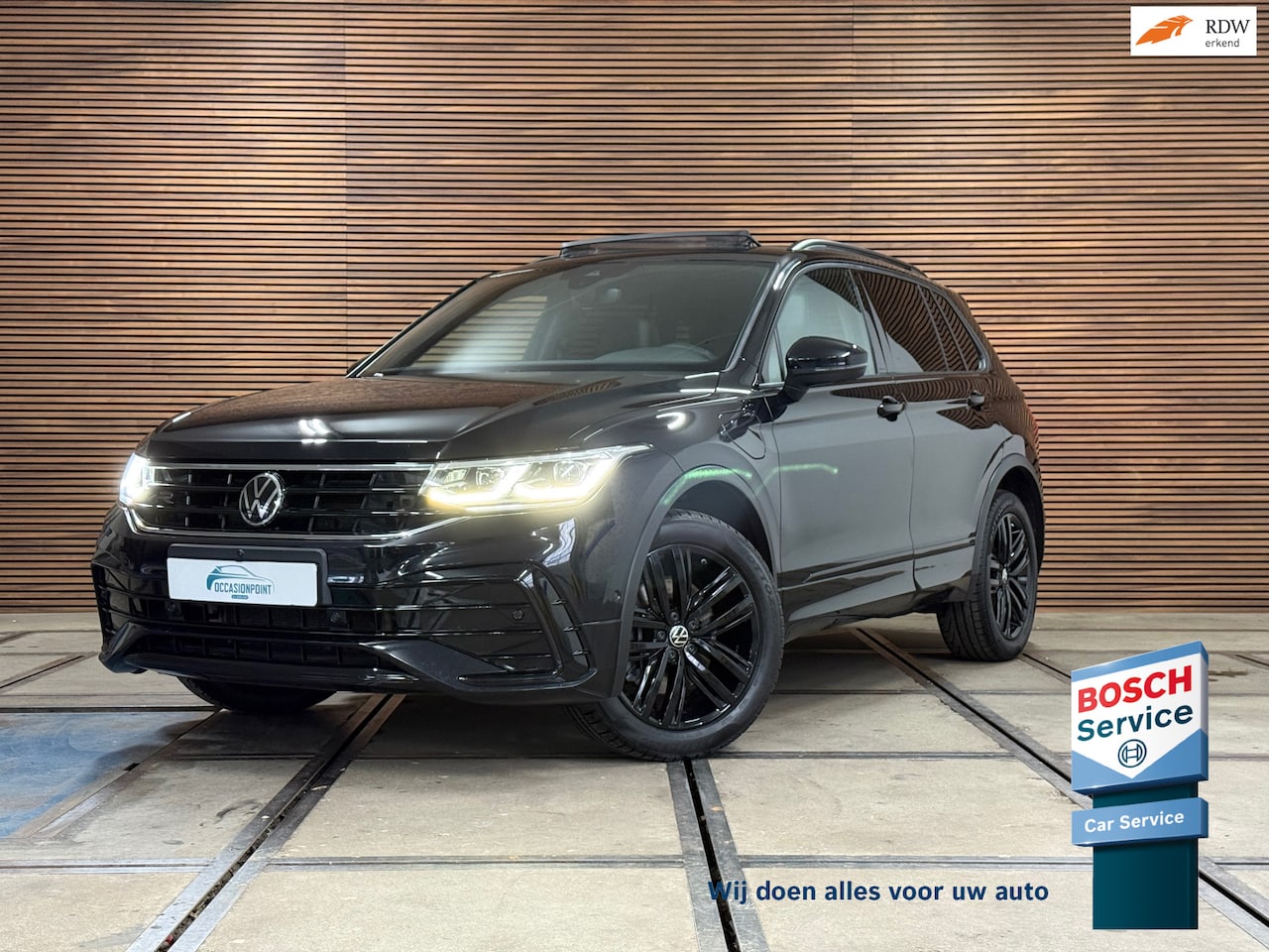 Volkswagen Tiguan - 1.4 TSI eHybrid R-Line Business+ | Pano | 360° Camera | Adaptive Cruise Control | Black St - AutoWereld.nl