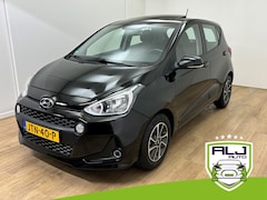 Hyundai i10 - Occasion 1.2i | Zwart | Tweedehands i10 | Airco | Stoelverwarming | Panoramadak | Bluetoot