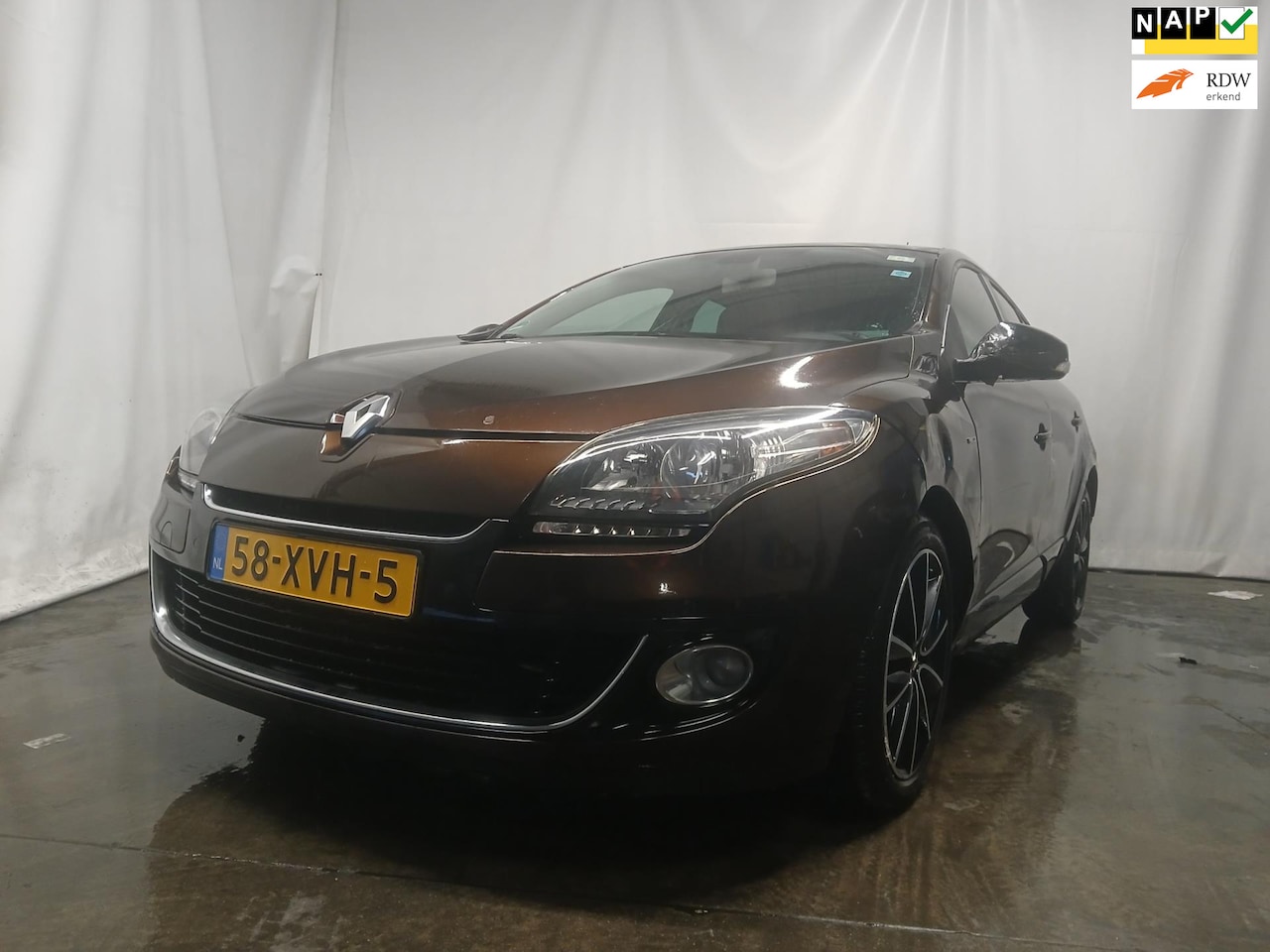 Renault Mégane - 1.5 dCi Bose - Linker Zijschade - AutoWereld.nl