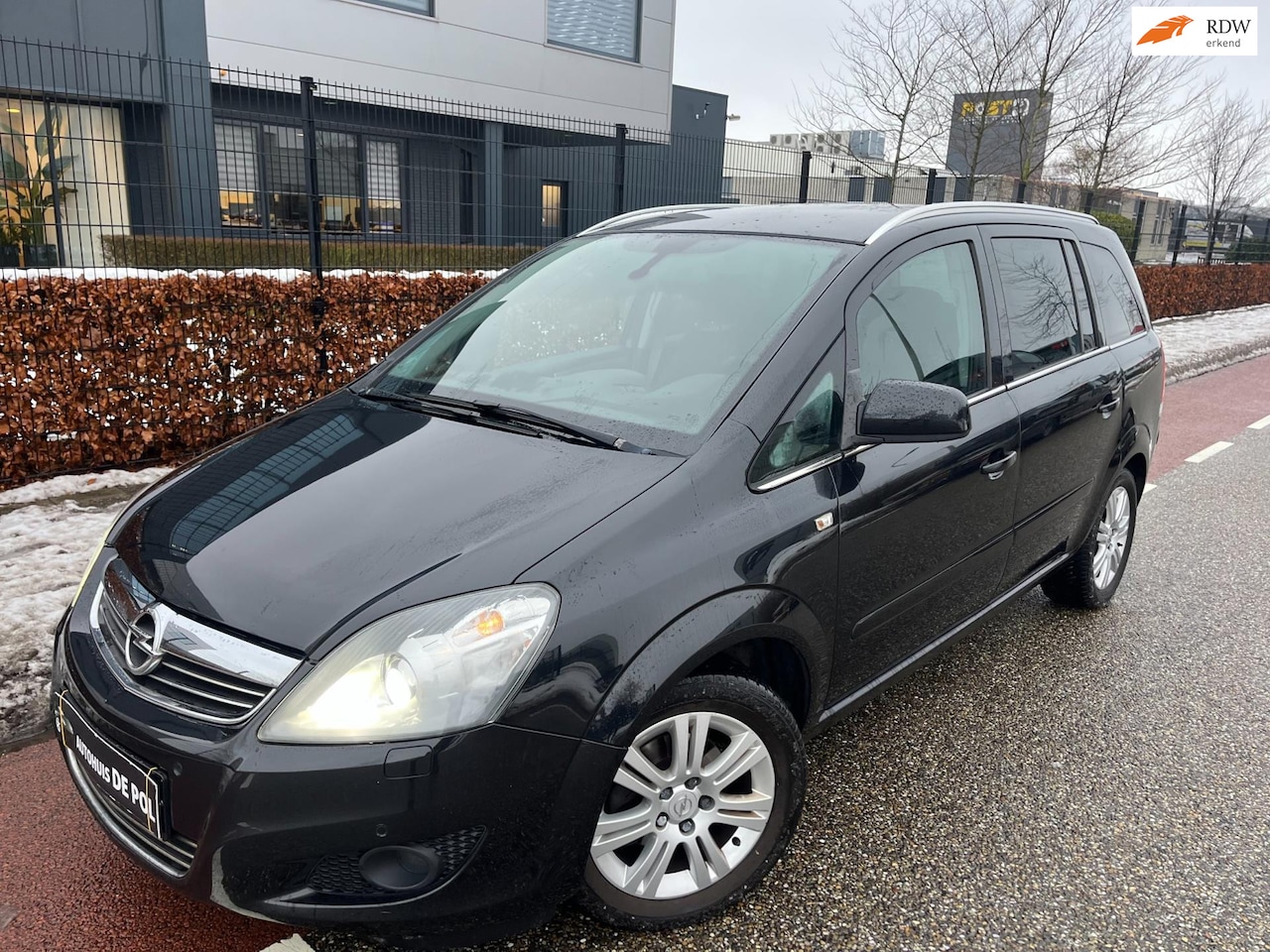 Opel Zafira - 1.8 Edition Cruise/Climate-Control Parkeersensoren-Voor/Achter Bluetooth Navigatie - AutoWereld.nl