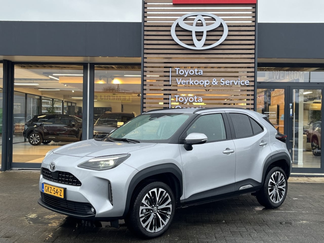 Toyota Yaris Cross - 1.5 Hybrid 130 Executive | HUD | JBL | Parkeersensoren V+A - AutoWereld.nl