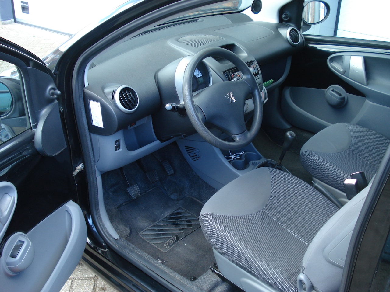 Peugeot 107 - 1.0-12V XS NIEUWE APK