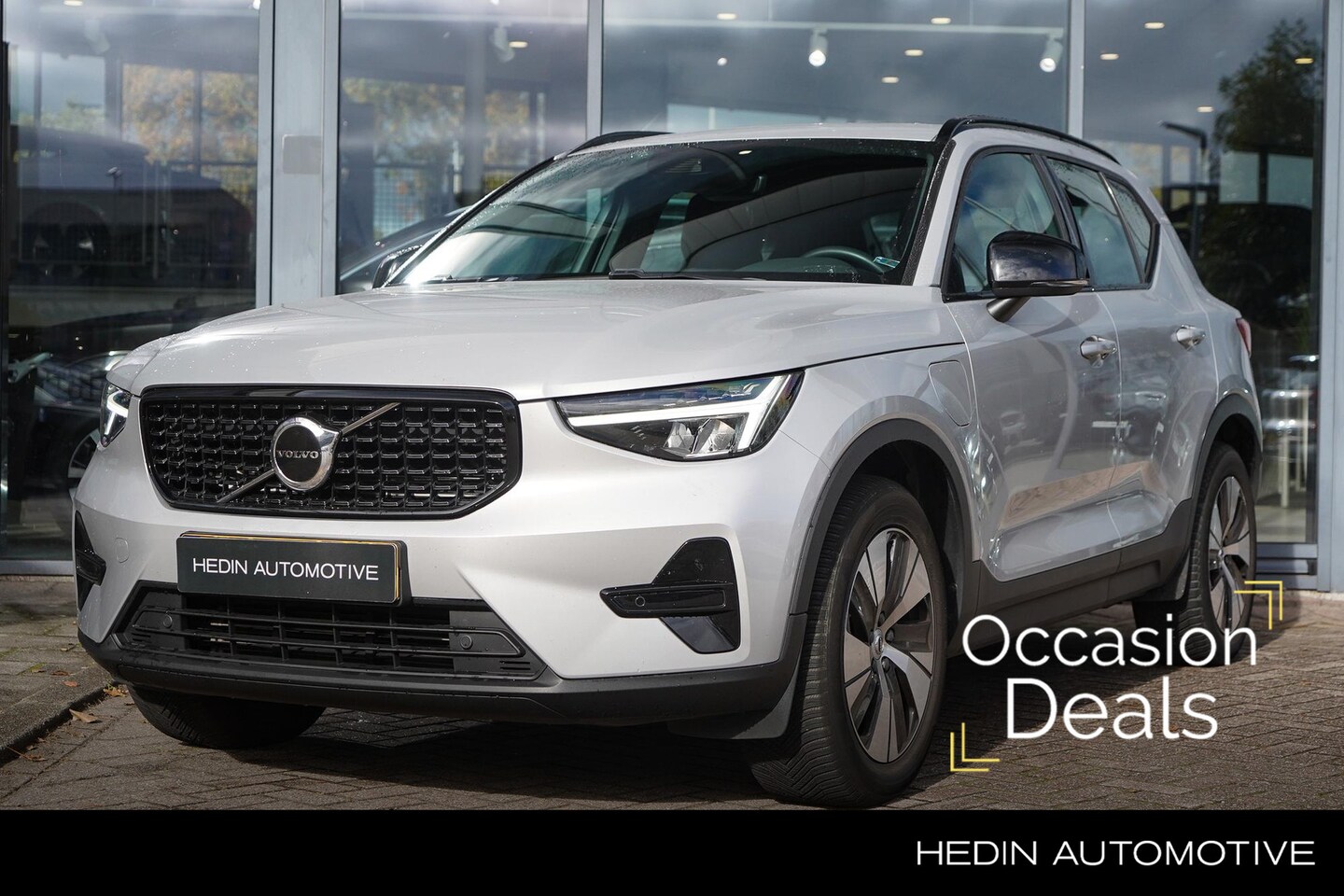 Volvo XC40 - 1.5 T4 Plug-in hybrid Plus Dark | Stuur & Stoelverwarming | Pilot Assist | Elektrische Ach - AutoWereld.nl