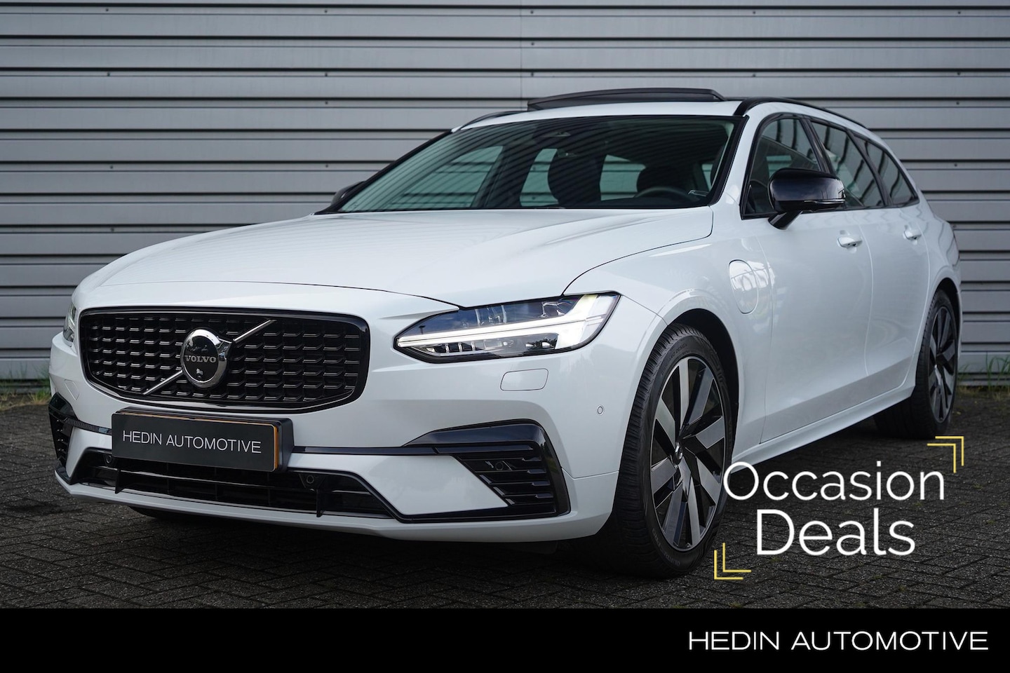 Volvo V90 - 2.0 T6 Plug-in hybrid AWD Ultra Dark | Panoramadak | Google on Board | Internet | DAB+| Ad - AutoWereld.nl