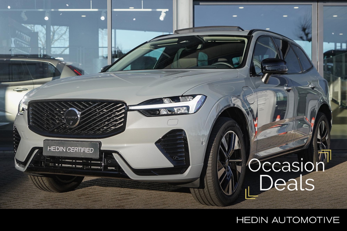 Volvo XC60 - T6 Plug-in hybrid AWD Plus Dark 350pk | 2250 kg Trekgewicht | MY2026 nieuw model | Glazen - AutoWereld.nl