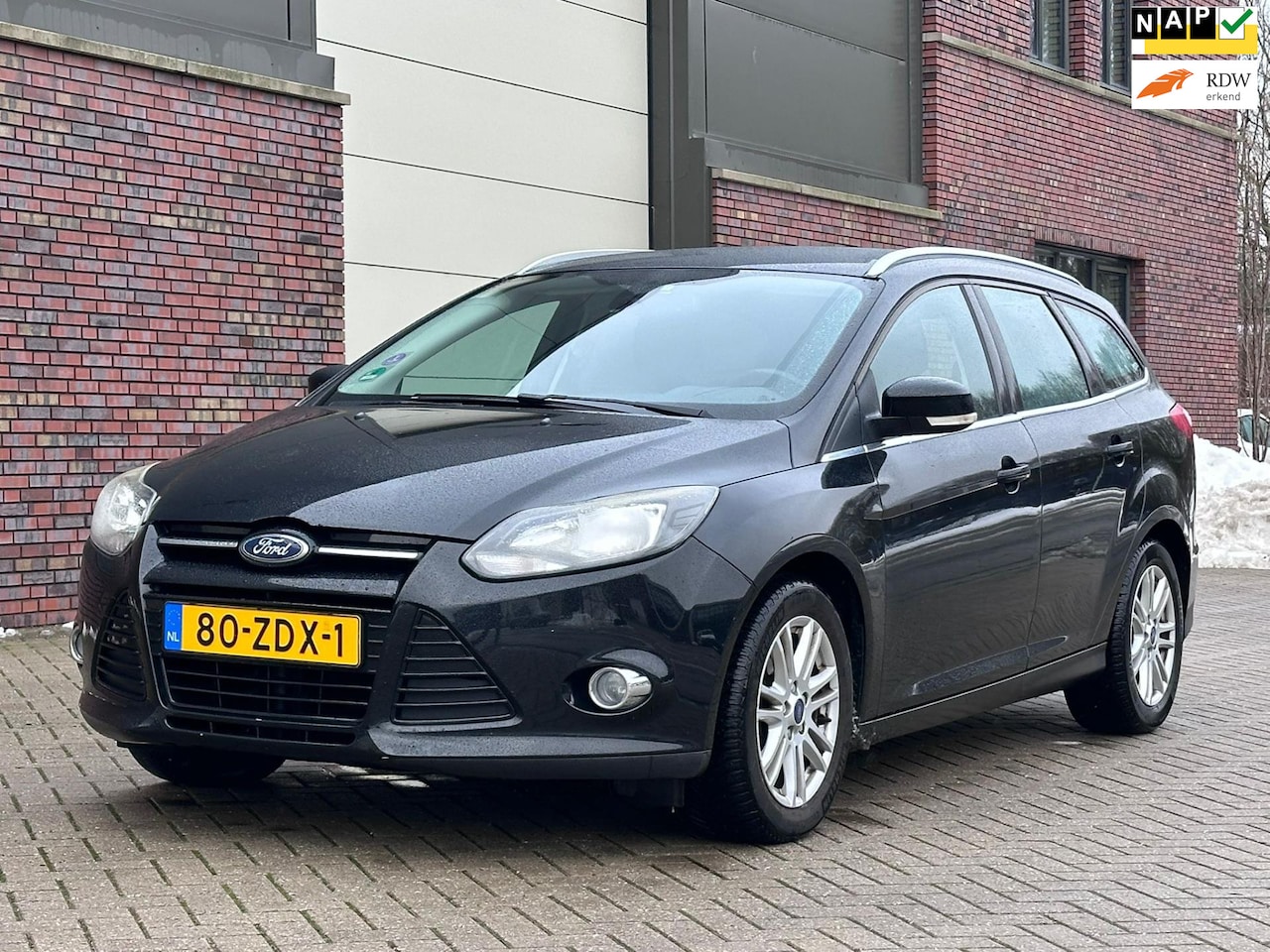 Ford Focus Wagon - 1.0 EcoBoost Titanium Navigatie*Cruise*Clima*Dealer onderhouden*NAP*LM velgen*Parkeersenso - AutoWereld.nl
