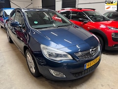 Opel Astra - 1.4 Edition Airco, Trekhaak, Schuifdak