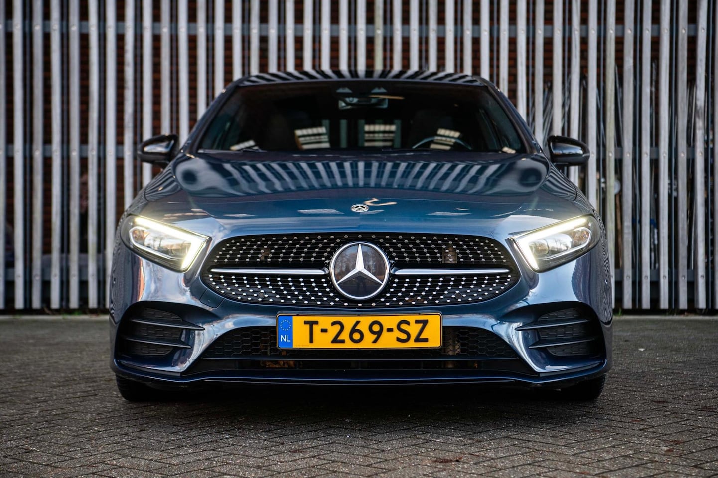 Mercedes-Benz A-klasse - 180d AUT. Premium Plus |VOL OPTIES| Panorama|HUD|MemorySeats|MATRIX LED|Keyless|WideScreen - AutoWereld.nl