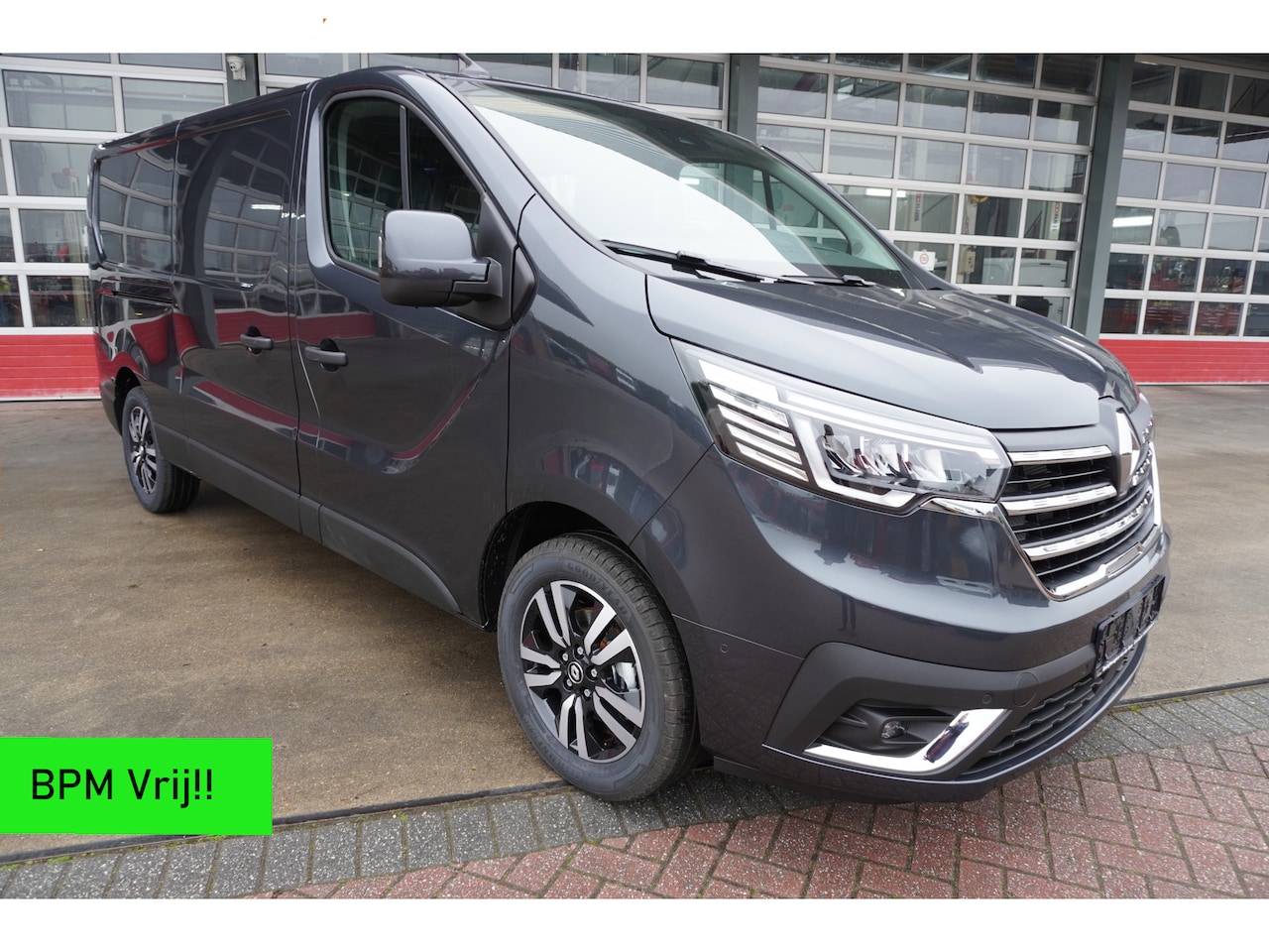 Renault Trafic - 2.0 dCi 150PK T30 L2H1 Luxe Schuifdeur L / R Nr. V127 | Climate | Adapt. Cruise | Navi | T - AutoWereld.nl