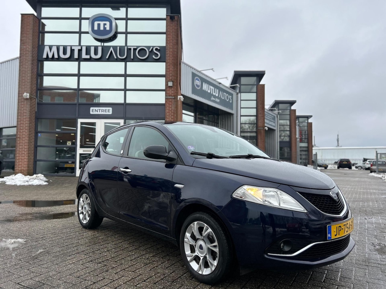 Lancia Y(psilon) - Ypsilon 1.2 Opening Edition 5deurs Airco NAP APK PDC - AutoWereld.nl