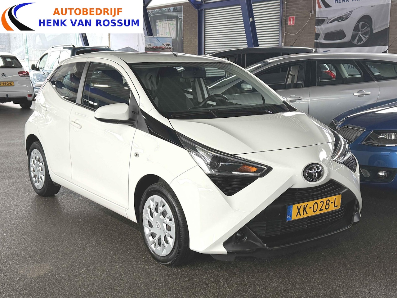 Toyota Aygo - 1.0 VVT-i x-play Camera | Bluetooth | Airco | 5 deurs | NAP - AutoWereld.nl
