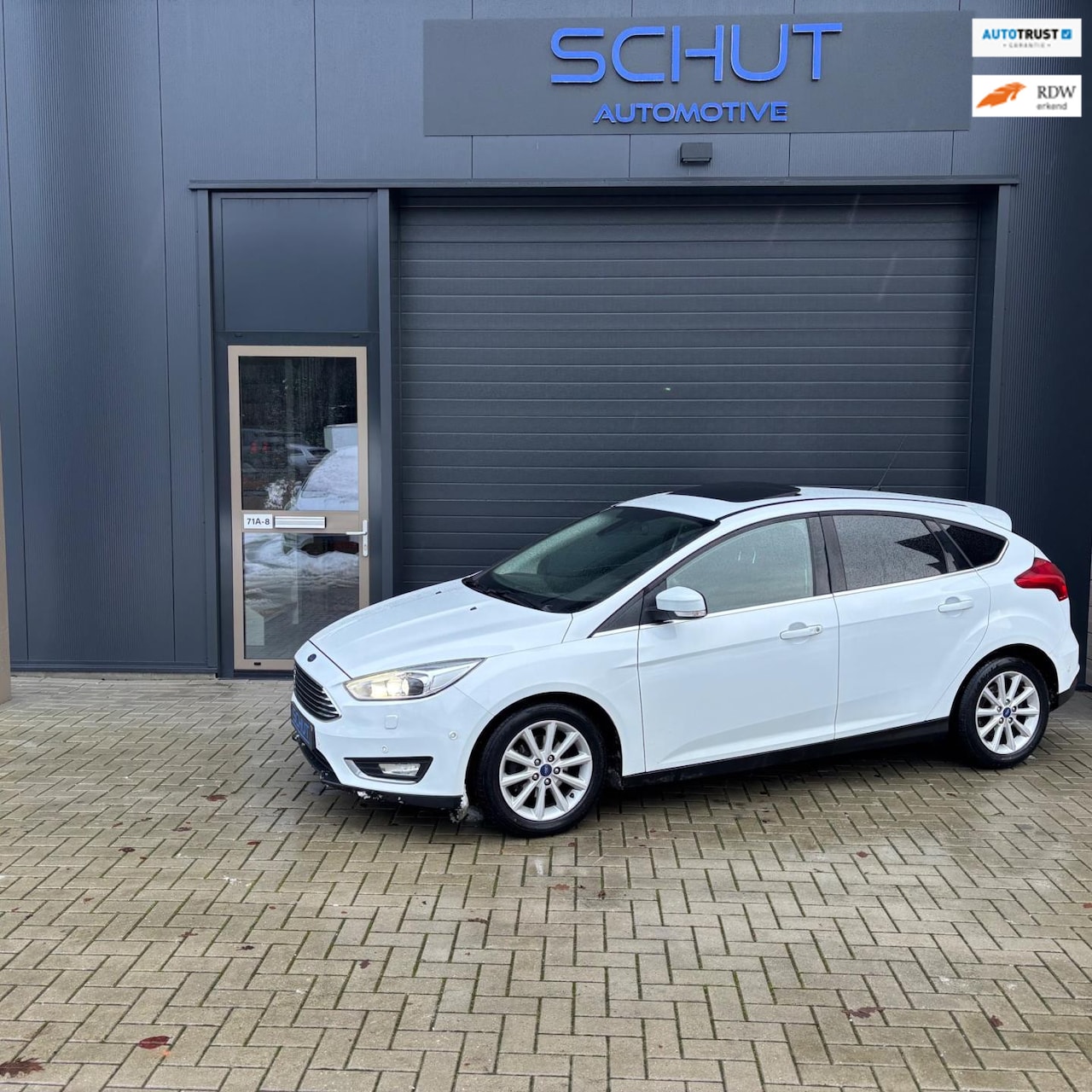 Ford Focus - 1.0 Titanium XENON | PANO | CLIMA | CRUISE CONTROL | STOELVERWARMING | PDC | SYNC - AutoWereld.nl