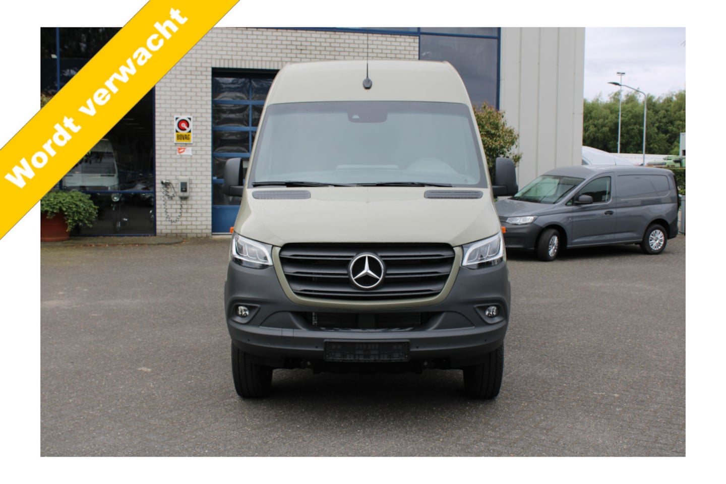 Mercedes-Benz Sprinter - 319 CDI 4x4 L2H2 AWD Draaistoelen, MBUX 10.25 met 360 graden camera, LED, Etc. - AutoWereld.nl