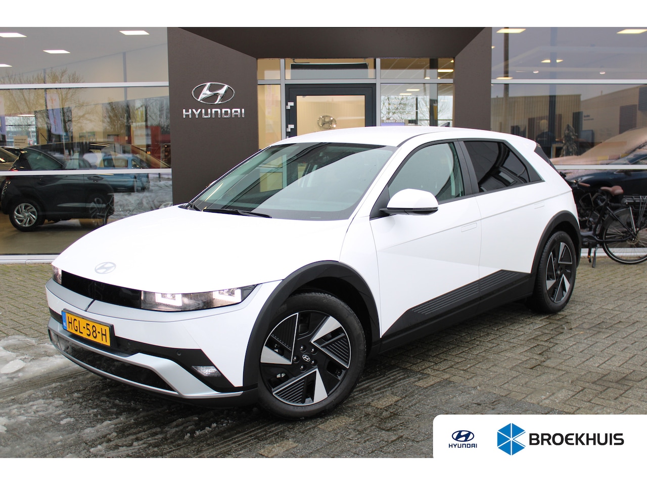 Hyundai IONIQ 5 - Connect+ 84 kWh | Leder | Parkeersensoren voor en achter | Elektrisch bedienbare voorstoel - AutoWereld.nl
