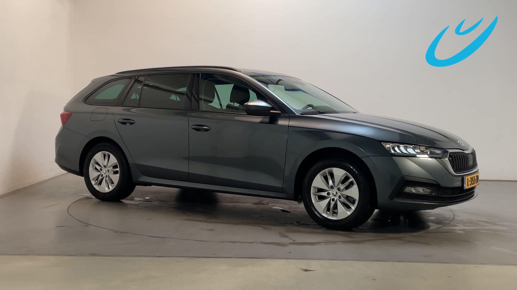 Skoda Octavia Combi - 1.0 TSI 110pk Business Edition Navigatie Parkeersensoren DAB+ - AutoWereld.nl