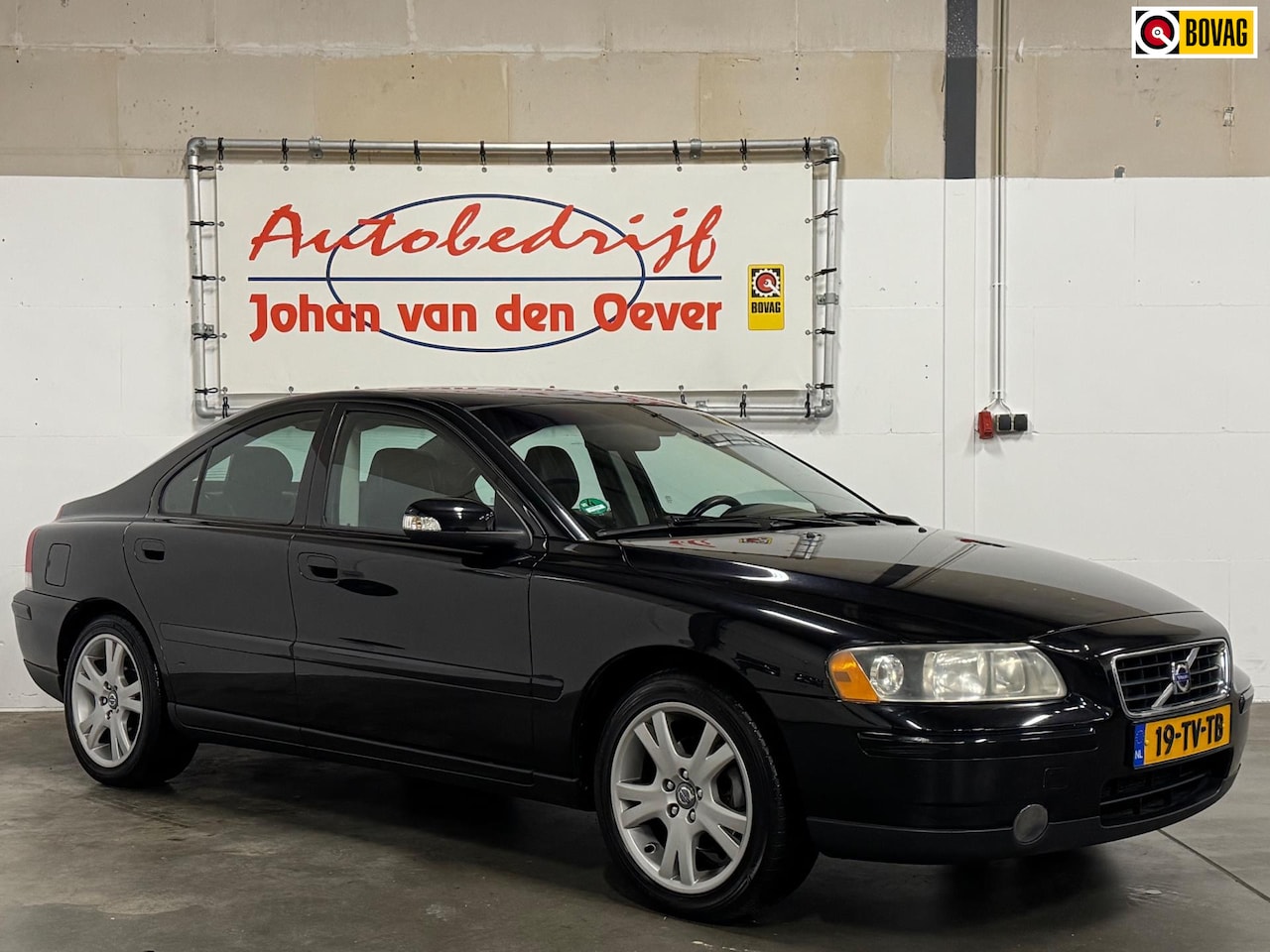 Volvo S60 - 2.4 Momentum|Leder|Stoelverwarming|Cruise| - AutoWereld.nl