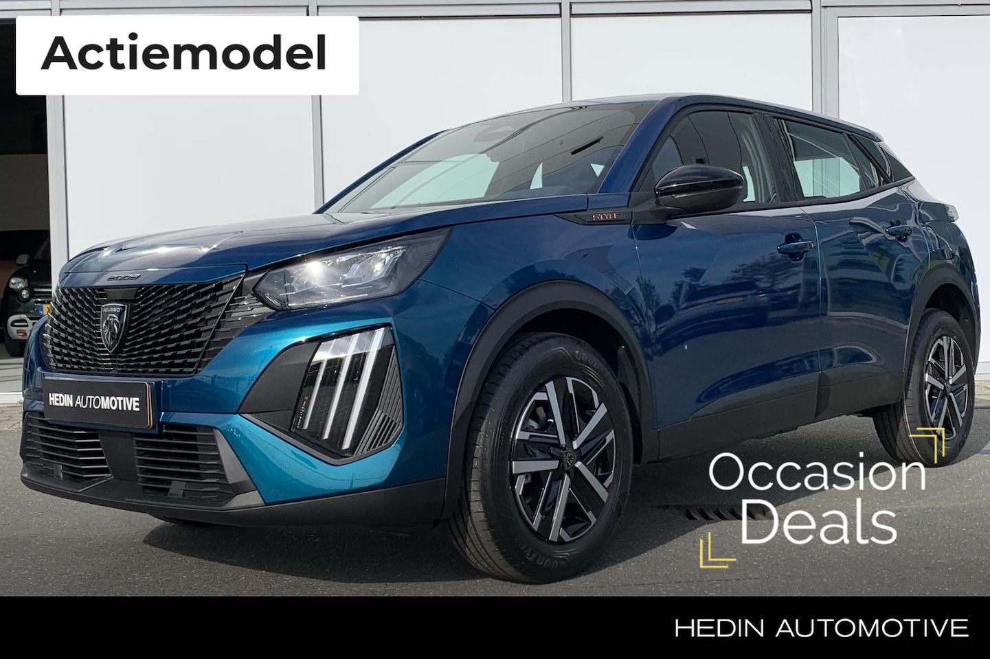 Peugeot 2008 - 1.2 100pk Style | Navigatie | Camera | Climate control | Carplay | LED | PDC A | Parkeerse - AutoWereld.nl