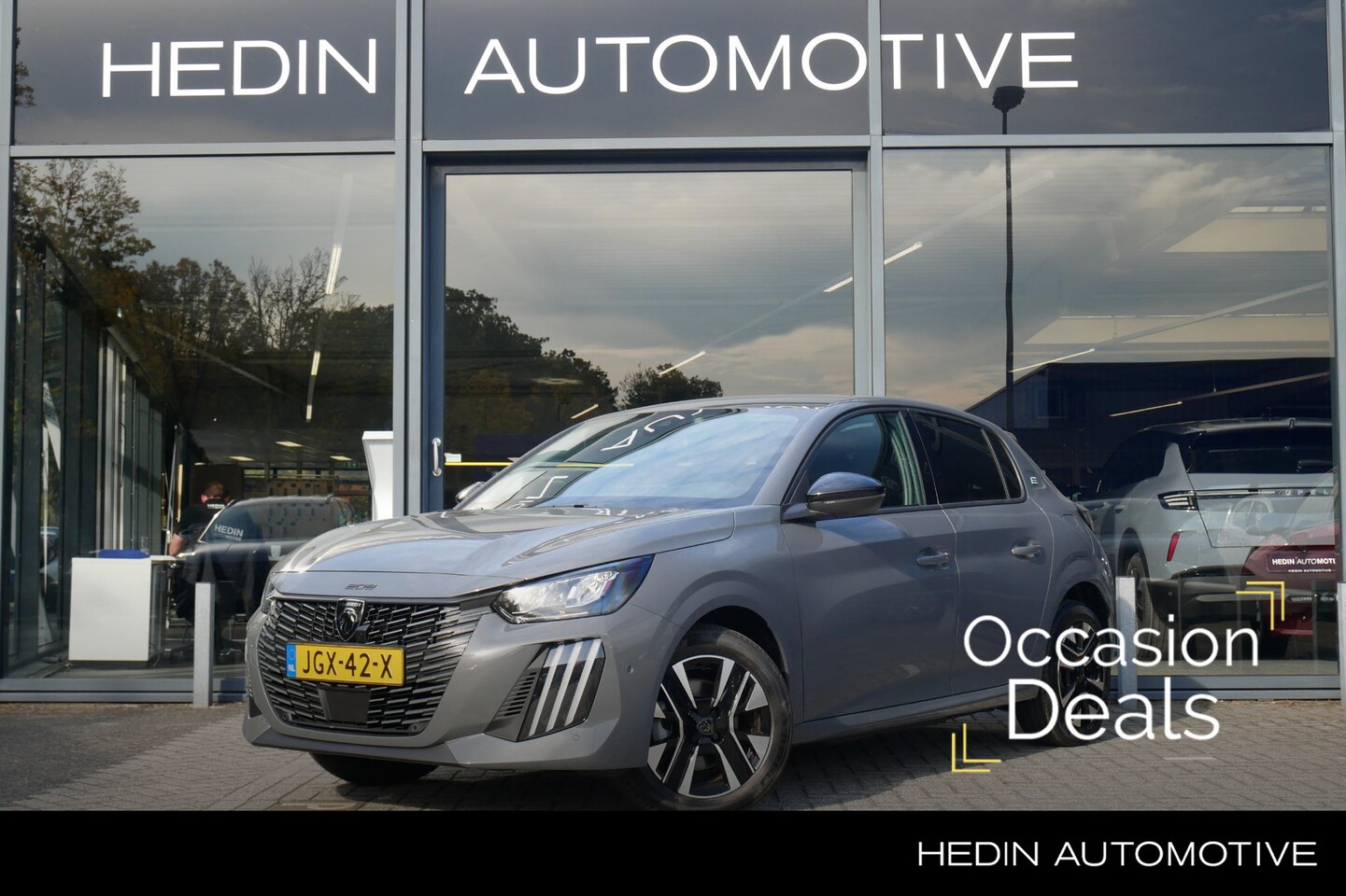 Peugeot e-208 - EV Allure Avantage 51 kWh | Navigatie | Adapt. Cruise Control | Camera V+A | Apple Carplay - AutoWereld.nl