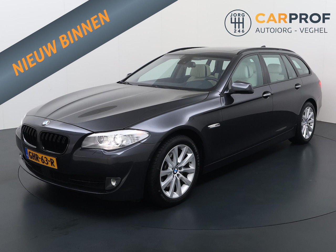 BMW 5-serie Touring - 550i High Executive Panoramadak | HUD | ACC | DVD achter - AutoWereld.nl