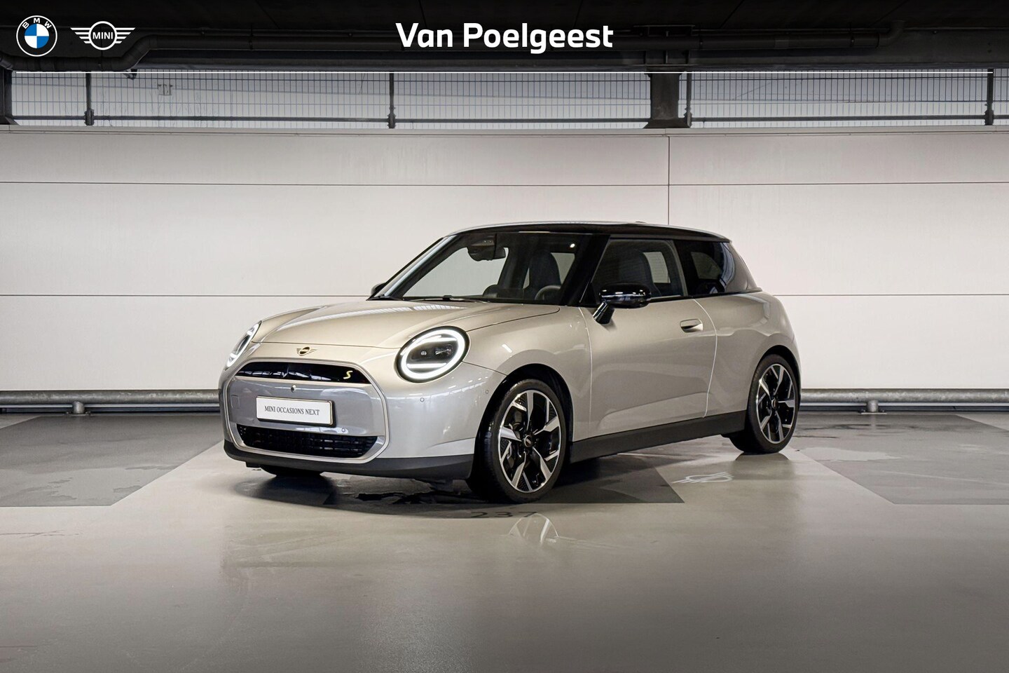 MINI Mini-Electric - Cooper 3-deurs SE Favoured XL - AutoWereld.nl