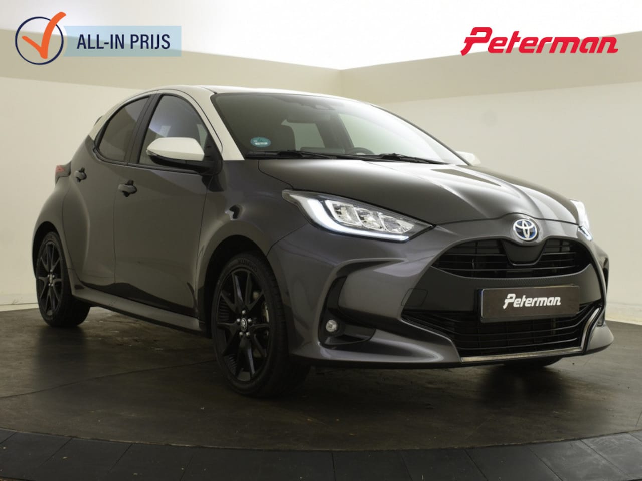 Toyota Yaris - 1.5 Hybrid Executive Bi Tone | Keyless | Leder - AutoWereld.nl