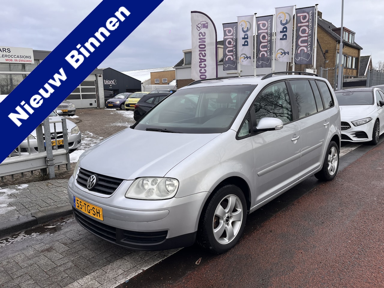 Volkswagen Touran - 2.0-16V FSI Trendline 2.0-16V FSI Trendline - AutoWereld.nl