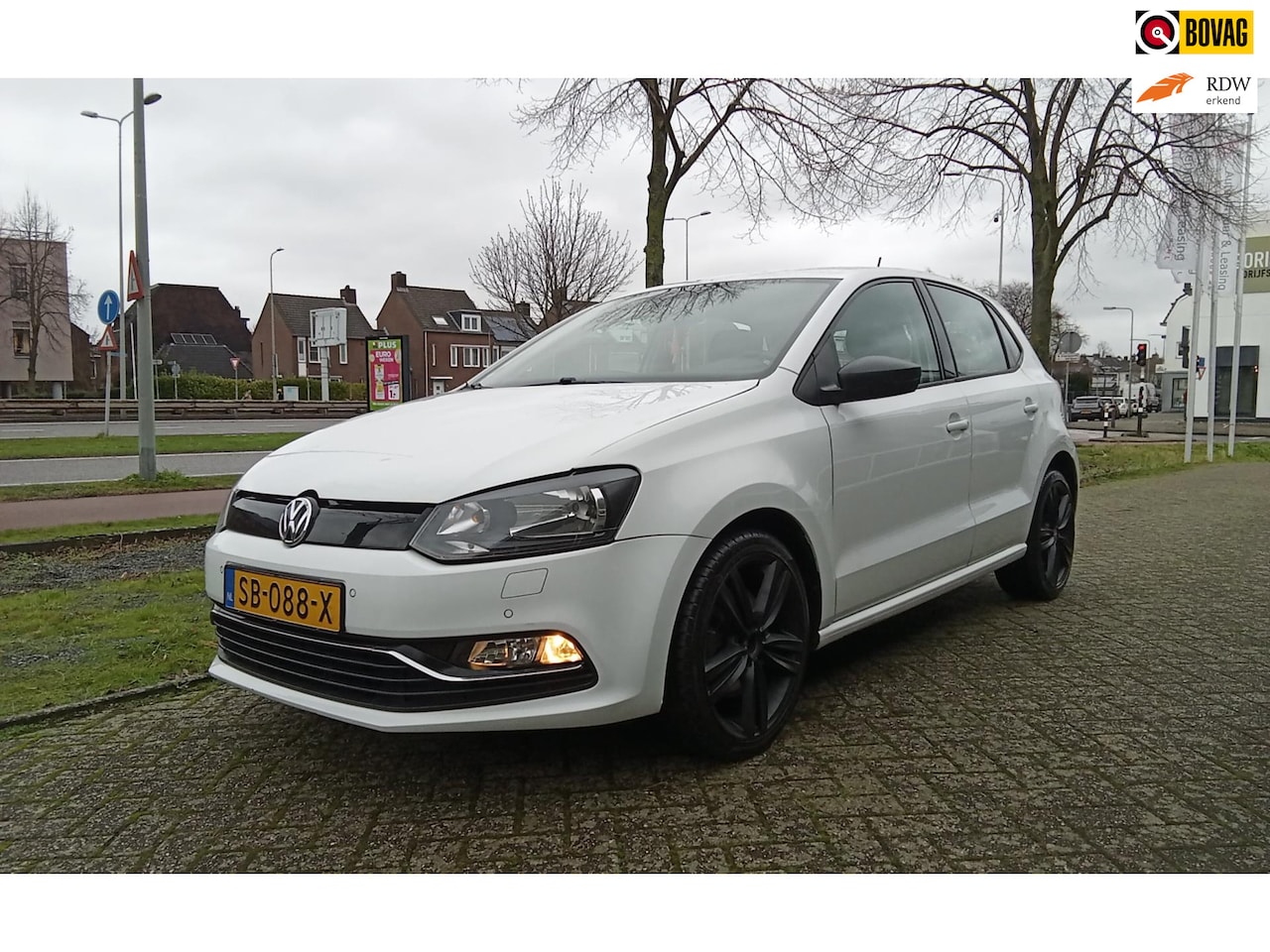 Volkswagen Polo - 1.2 TSI First Edition cruise/stoelverwarming/groot scherm - AutoWereld.nl