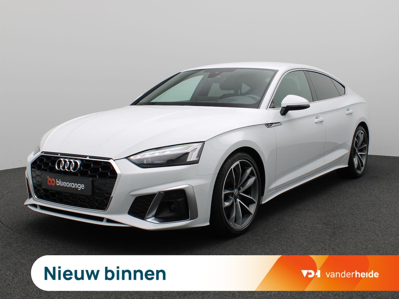 Audi A5 Sportback - 40 TFSI Launch edition Sport 190PK S-Tronic S-Line, 15.798KM, Head-Up Display, 19" LM Velg - AutoWereld.nl