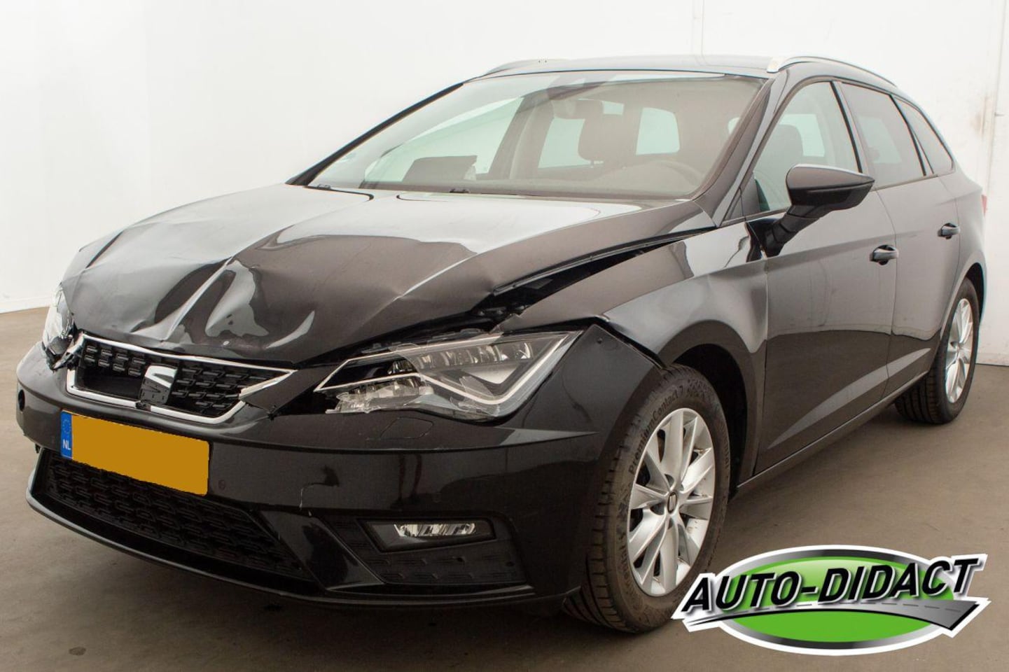 SEAT Leon - 1.5 TSI Automaat Clima Digi Dash Style Ultimate Edition - AutoWereld.nl
