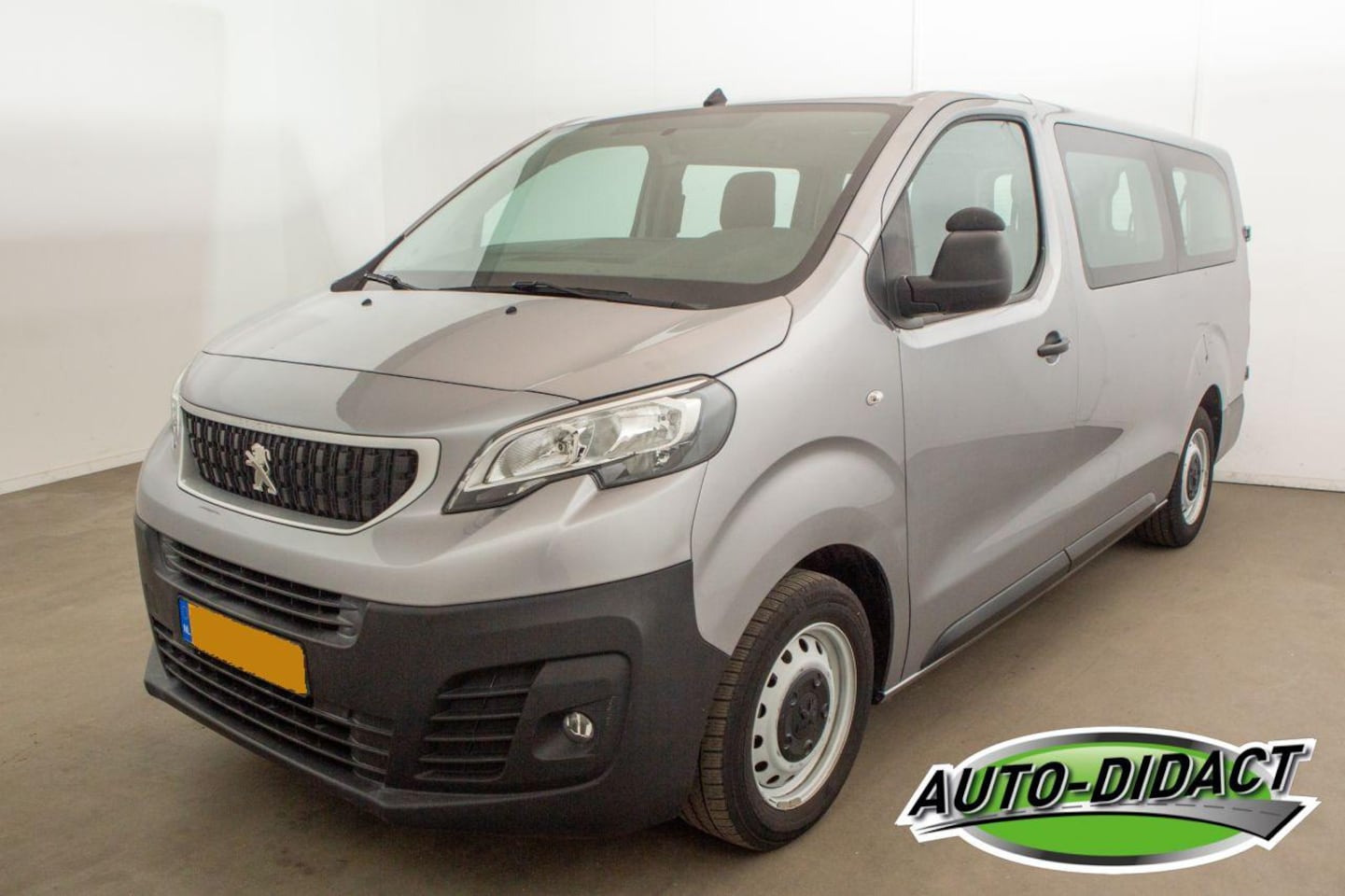Peugeot Expert - 1.5 BlueHDI 8 pers. 120 Business Standard S&S - AutoWereld.nl