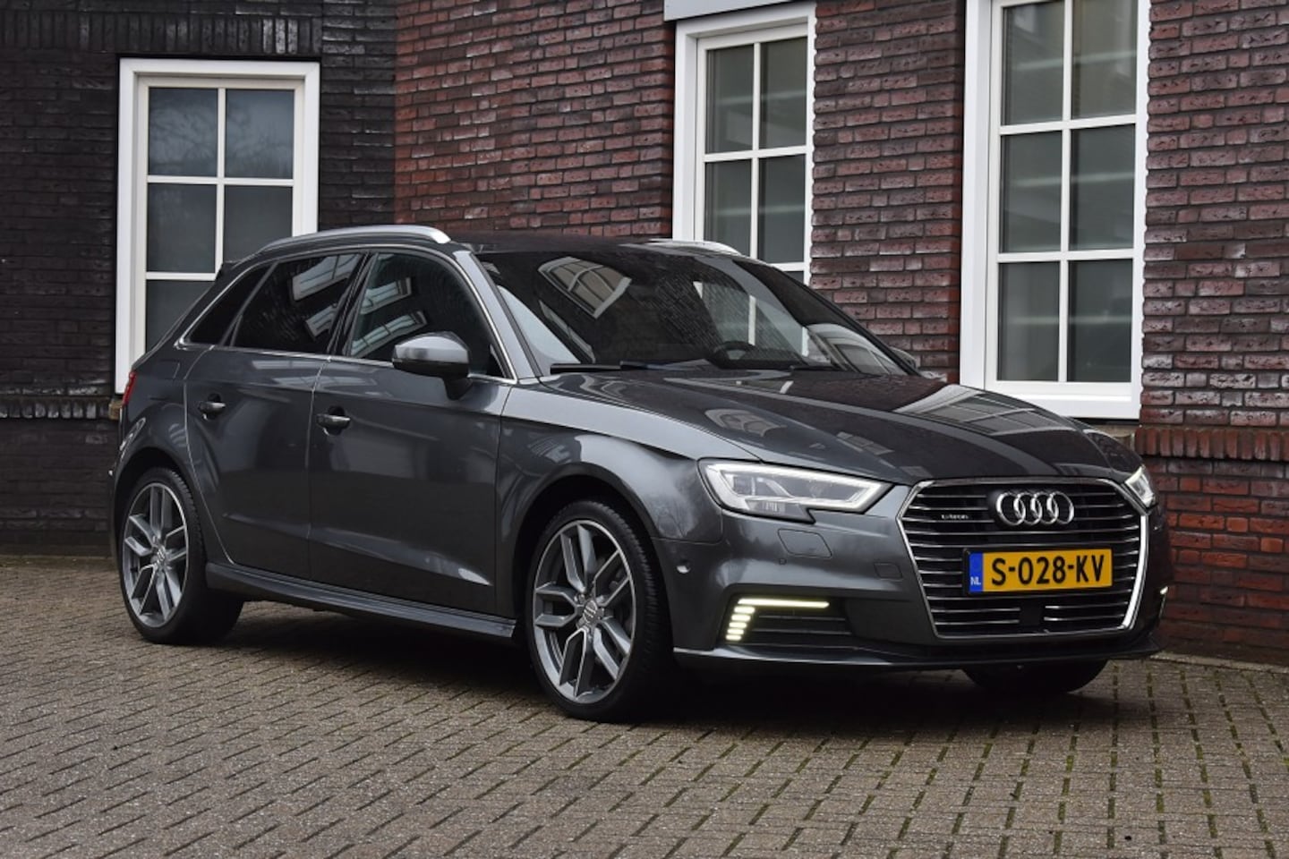 Audi A3 Sportback - 45 TFSI e S edition Competition - trekhaak Wij zijn op afspraak geopend! Graag bellen voor - AutoWereld.nl
