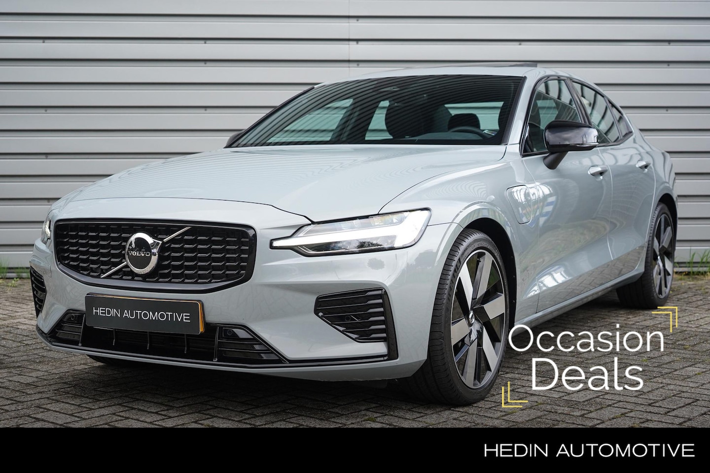 Volvo S60 - 2.0 Recharge T6 AWD Plus Dark Harman Kardon | Panorama Dak | Sportstoelen | 19"LM Velgen | - AutoWereld.nl