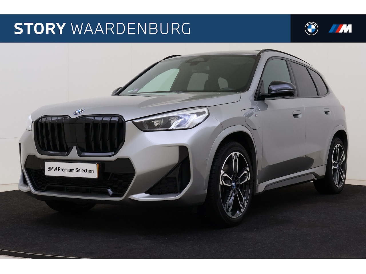 BMW X1 - xDrive25e M Sport / Panoramadak / Trekhaak / Sportstoelen / Achteruitrijcamera / M Adaptie - AutoWereld.nl
