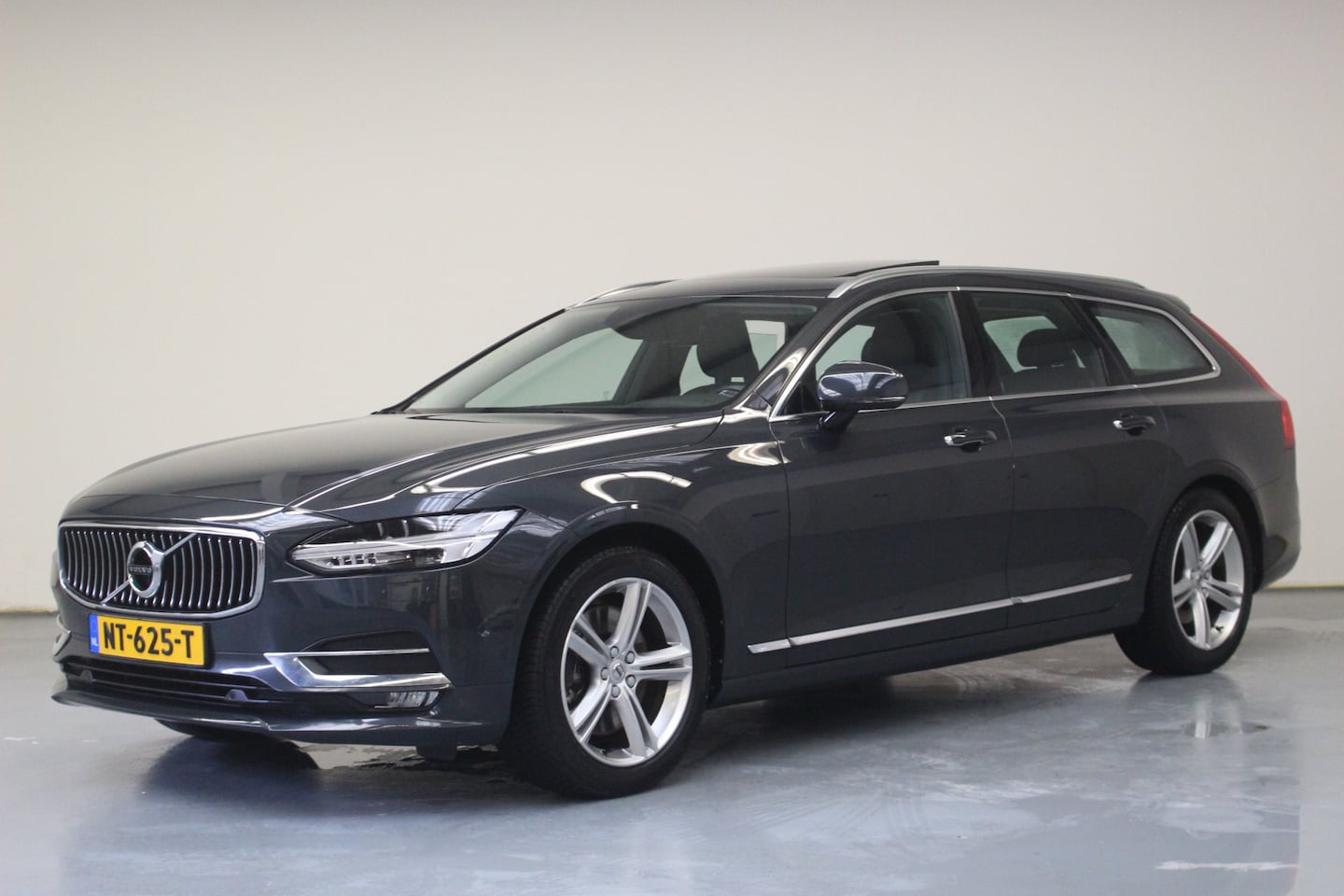 Volvo V90 - T5 Inscription | Rijklaarprijs | Trekhaak | Massage stoelen | - AutoWereld.nl