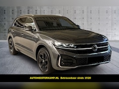 Volkswagen Touareg - 3.0 TDI R-Line Grijs Kenteken ACC LUCHTVERING TREKHAAK COMFORTSTOELEN HEAD-UP DISPLAY