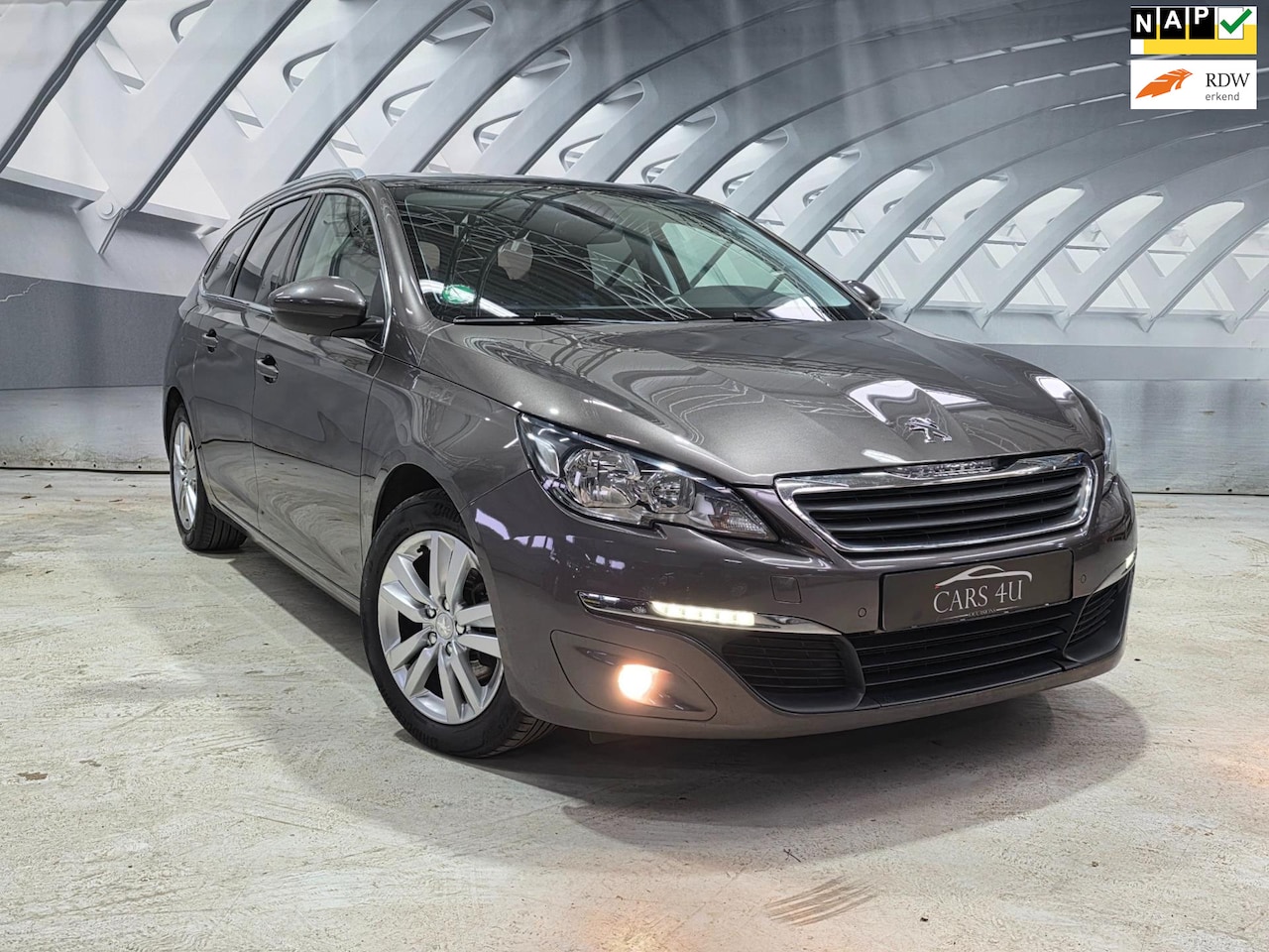 Peugeot 308 SW - 1.6 BlueHDI Blue Lease Executive 1.6 BlueHDI Blue Lease Executive - AutoWereld.nl