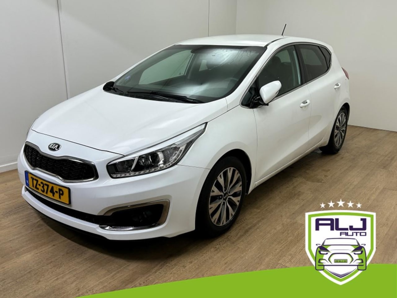 Kia Cee'd - Occasion 1.0 T-GDi DynamicLine | Wit | Tweedehands Kia Ceed | Airco | Cruisecontrol | Blue - AutoWereld.nl