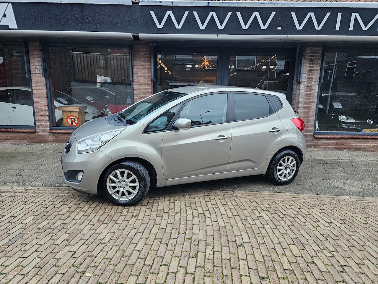 Kia Venga - 1.4 CVVT ExecutiveLine 1.4 CVVT ExecutiveLine - AutoWereld.nl