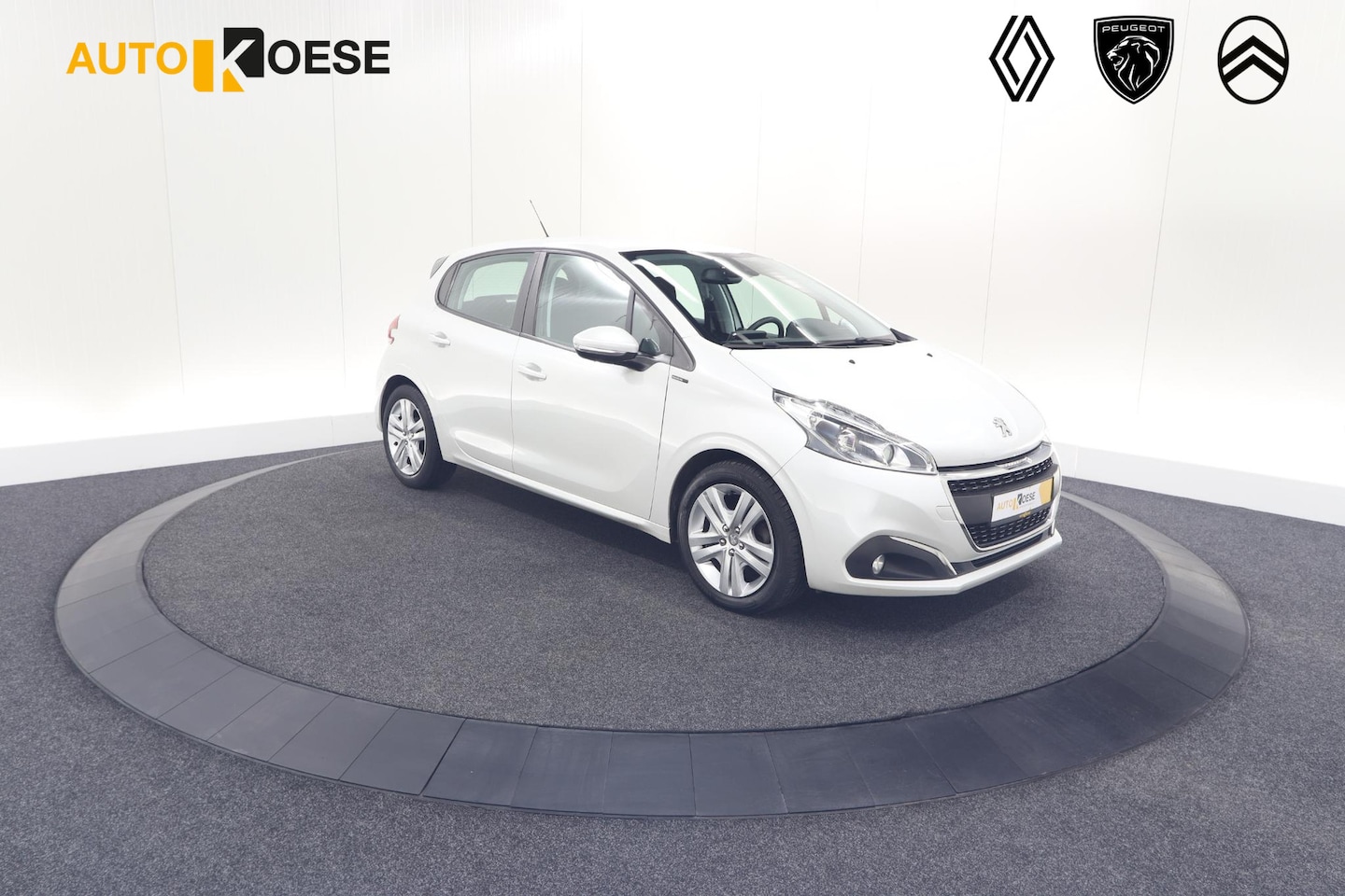 Peugeot 208 - PureTech 82 Signature | Parkeersensoren | Apple CarPlay | Navigatie | Airco - AutoWereld.nl