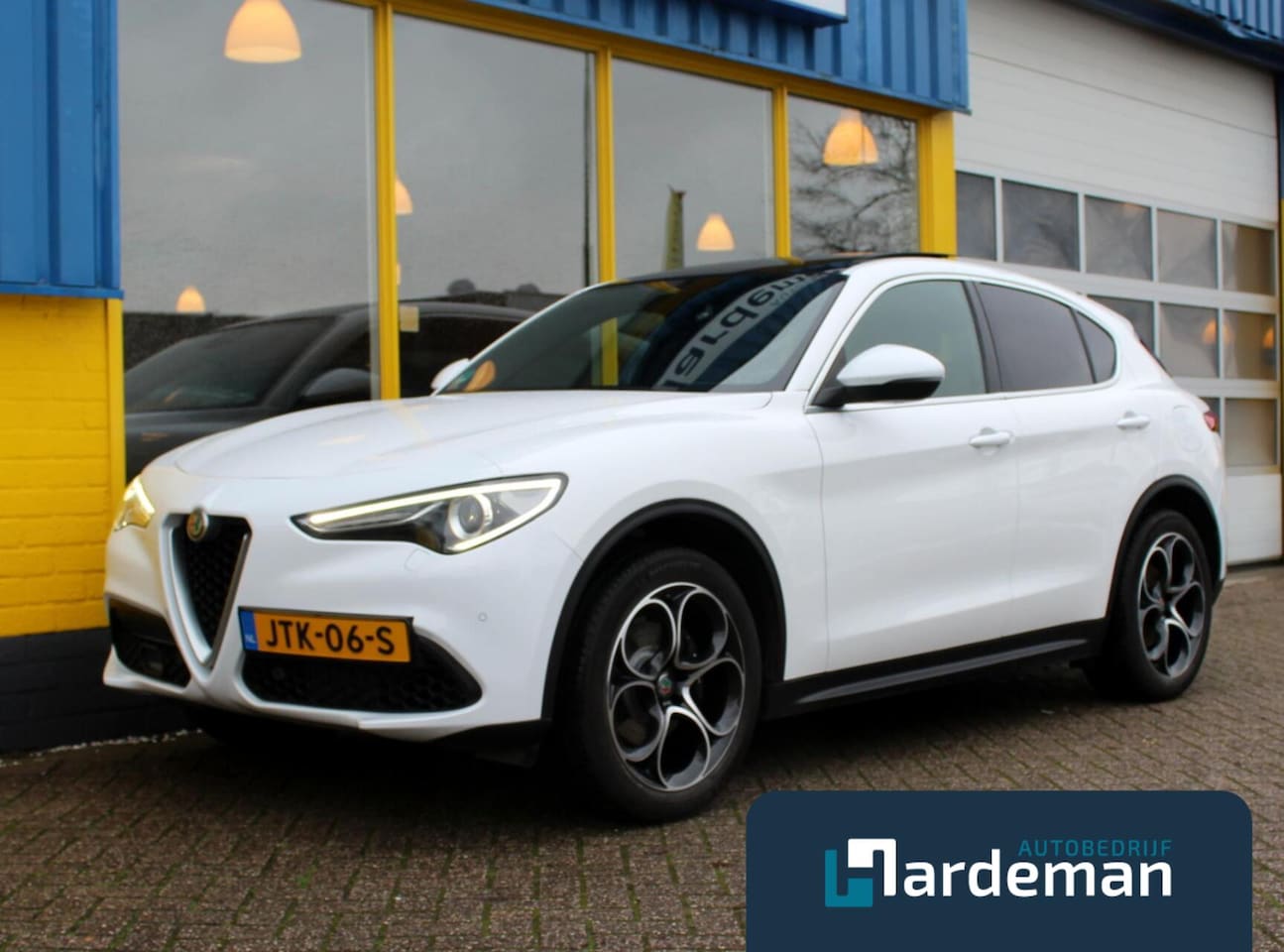 Alfa Romeo Stelvio - 2.0 T AWD 280PK Panorama Veloce stoelen - AutoWereld.nl