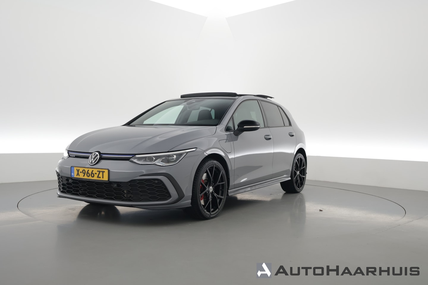 Volkswagen Golf - 1.4 eHybrid GTE | Pano | IQ. Light | Stoel- Stuurverw. | 19'' | PDC | Apple CarPlay | Navi - AutoWereld.nl