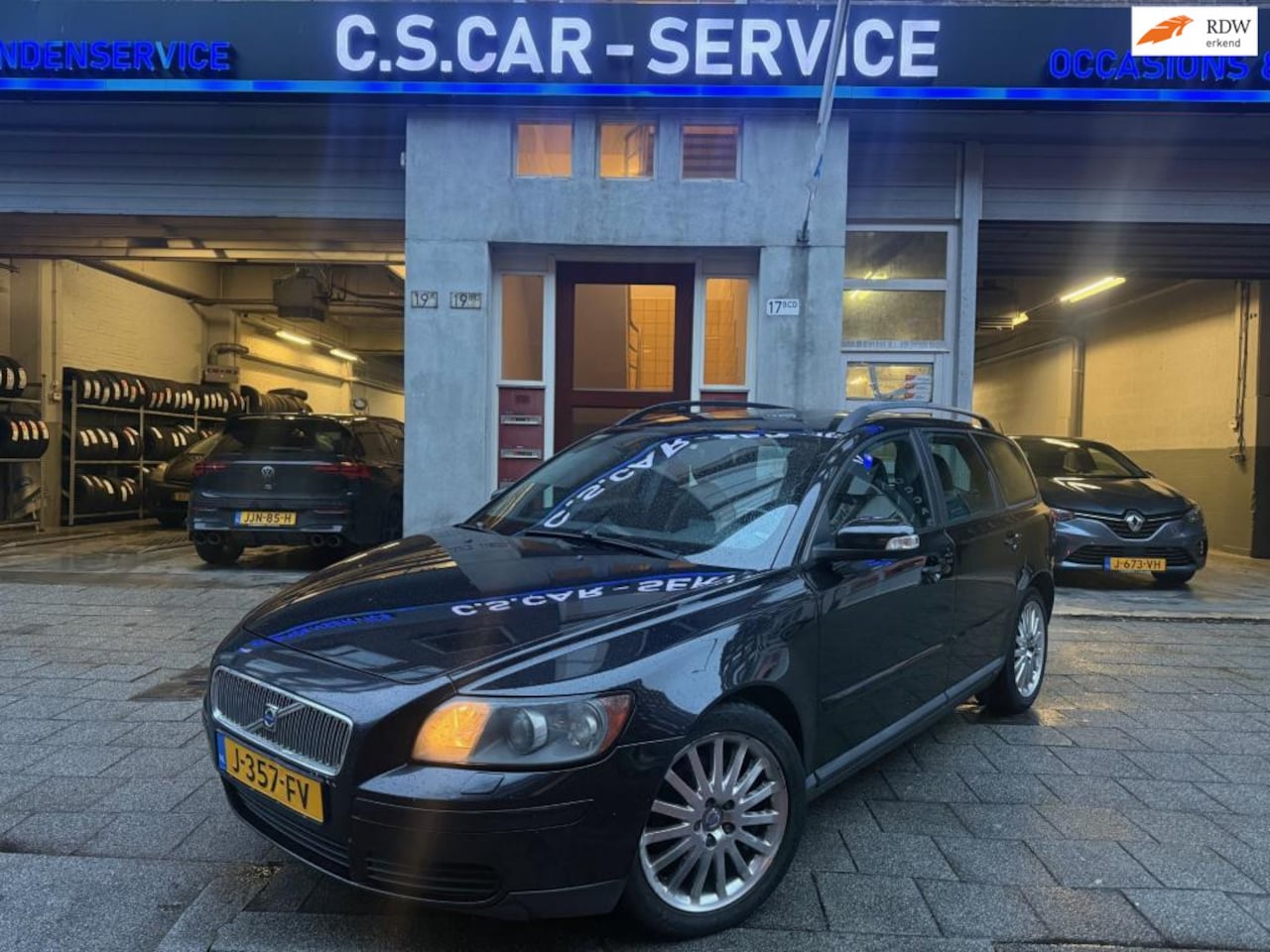 Volvo V50 - 2.0D 136PK Schuifdak | Airco | Cruise | NW APK - AutoWereld.nl