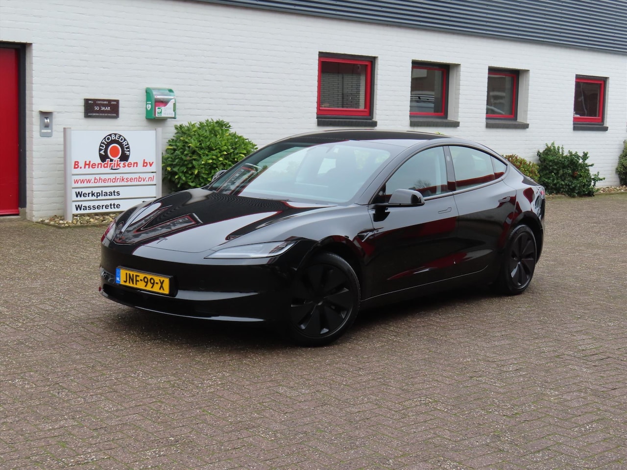 Tesla Model 3 - RWD Premium Highland/ Facelift met richtingaanwijzerhendel en front camera/ LFP accu/ Stoe - AutoWereld.nl