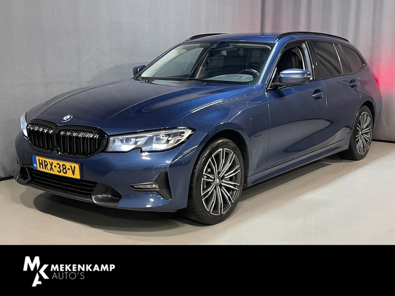 BMW 3-serie Touring - 330e xDrive Sport Line 18"/Keyless/Sportstoelen + memory/Stoel + stuurverwarming/PDC/Apple - AutoWereld.nl