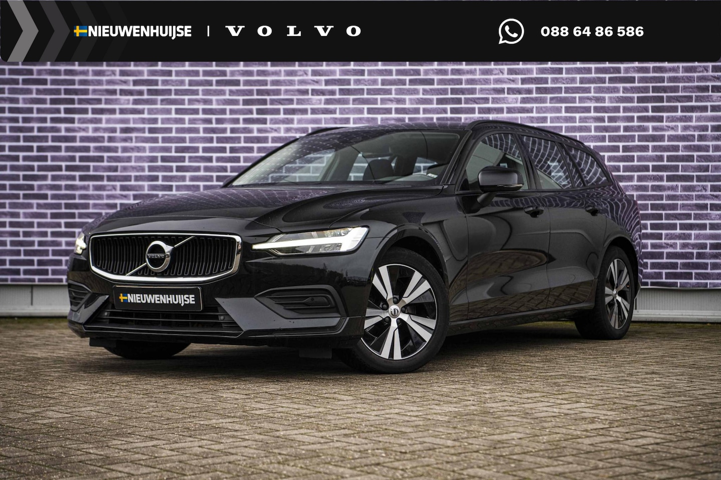 Volvo V60 - 2.0 B3 Momentum Advantage | Parkeer Camera | 17" Lichtmetalen Velgen | Stoel en Stuurverwa - AutoWereld.nl